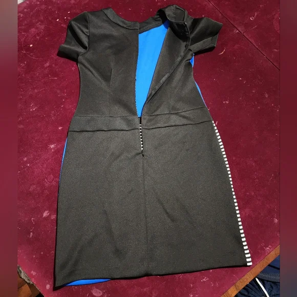 NWOT ... Sandra Darren Black Stripe Shortsleeve Dress ๐ - Picture 6 of 8